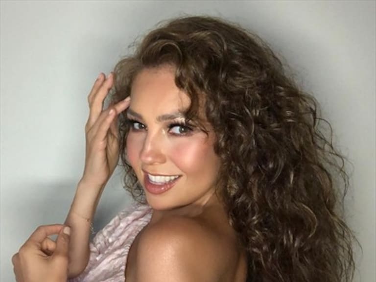 Thalía y su gran sorpresa de cumpleaños: una piñata de ella misma