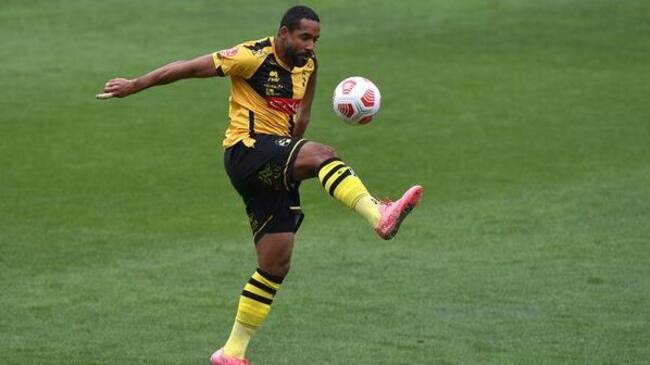 Jean Beausejour hizo un balance de su carrera tras su retiro: "Marcelo Bielsa fue el entrenador que marcó mi carrera y mi vida"