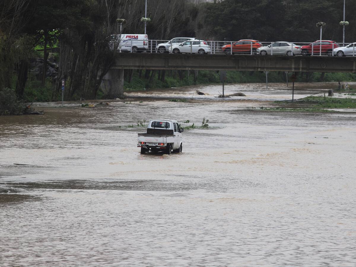 Ante intenso sistema frontal: decretan Alerta Roja para provincias de Valparaíso y Marga Marga