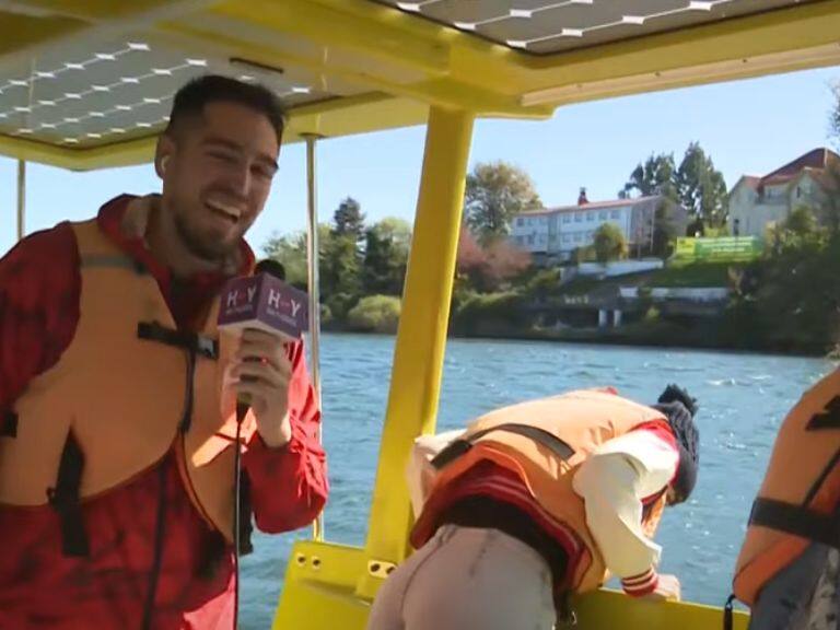 «Usted borre eso de su mente»: Yamila Reyna sufre molesto efecto estomacal en despacho en vivo en taxi fluvial en Valdivia