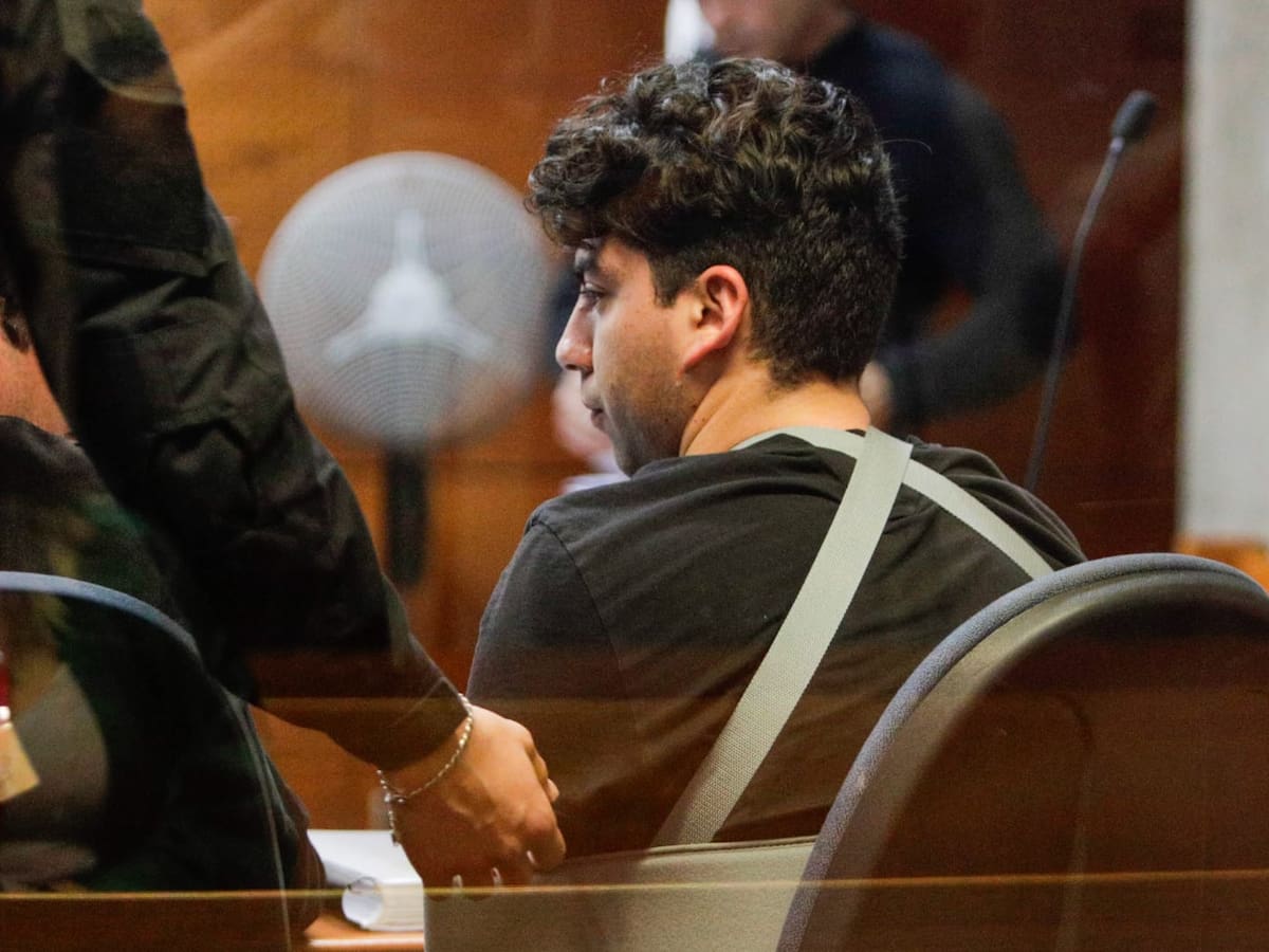 Amplían detención de carabinero involucrado en grave accidente de tránsito en Vitacura: una persona quedó grave y otra está en riesgo vital