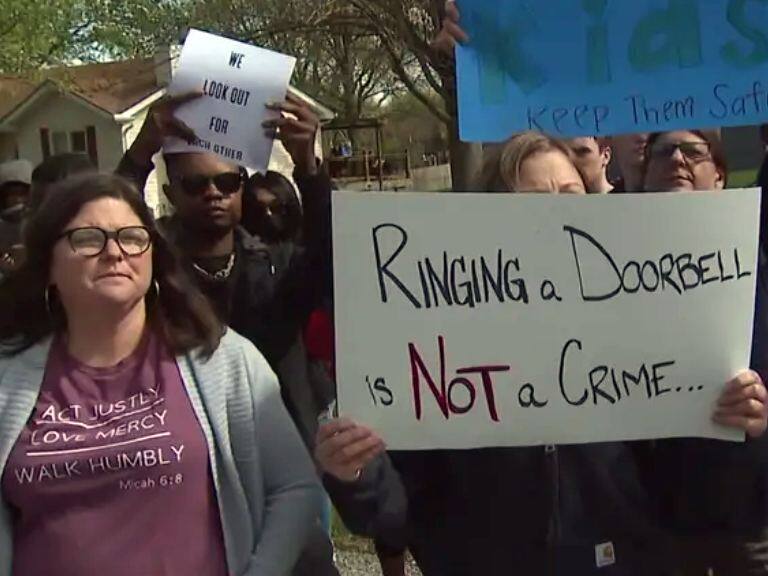 Estados Unidos: Adolescente tocó el timbre de casa equivocada y fue baleado