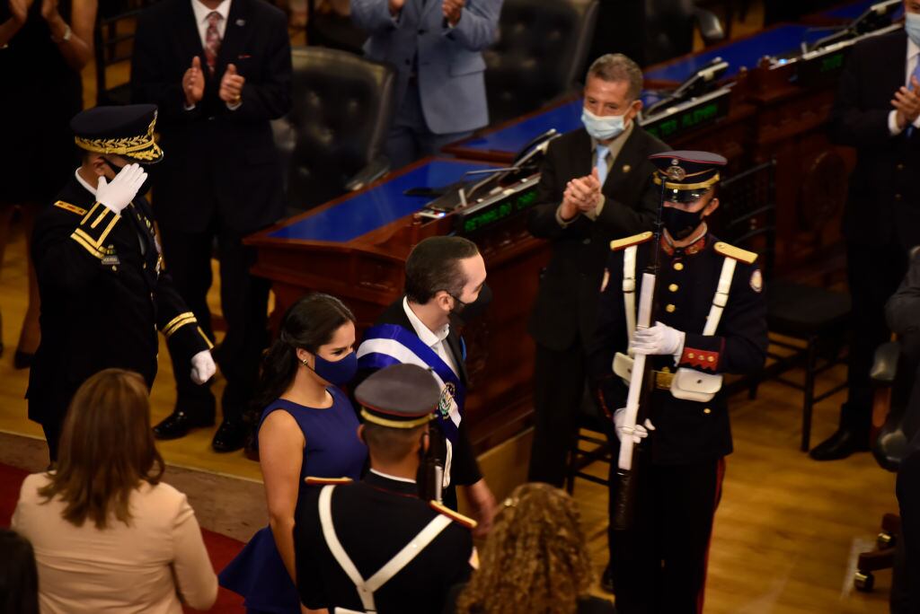 Nayib Bukele al interior del congreso de El Salvador que controla el oficialismo