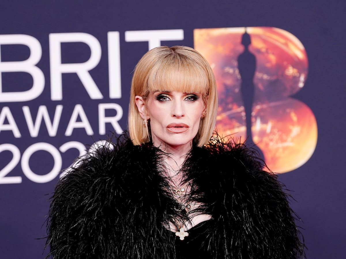 “Necesita ayuda urgentemente”: preocupación por estado Kelly Osbourne tras impactar en homenaje a Ozzy