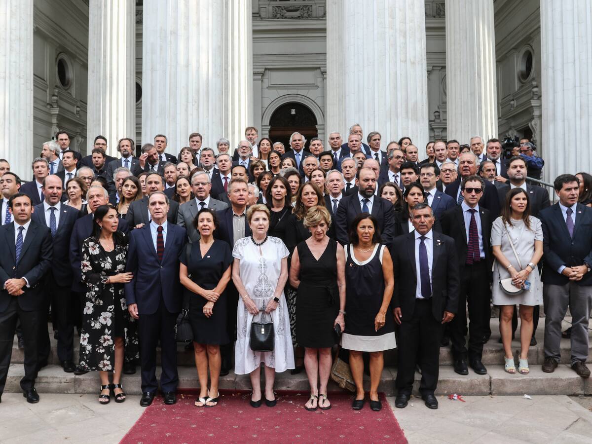 Con el himno nacional incluido: Chile Vamos despide con sentido homenaje a expresidente Piñera