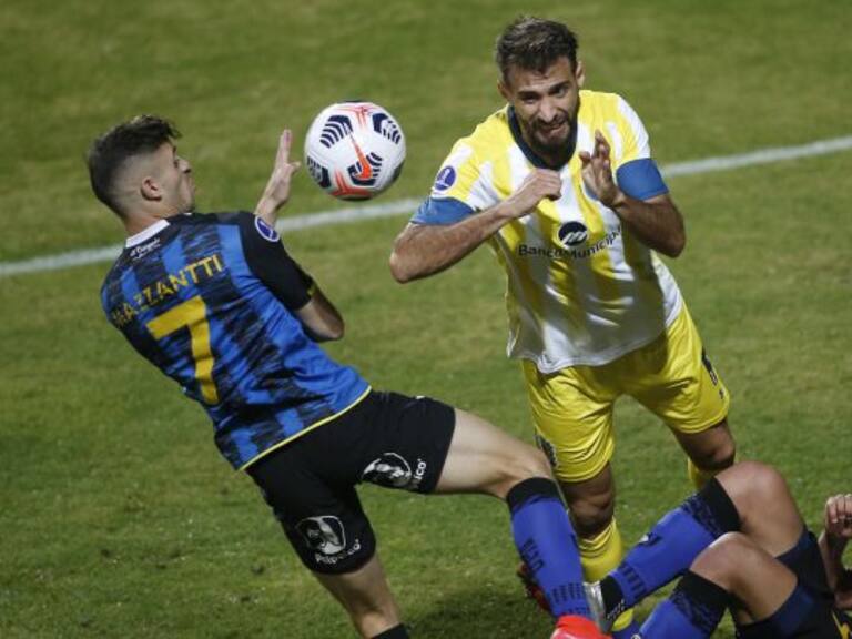 Rosario Central masacró a Huachipato en Argentina y dejó a los chilenos casi eliminados de la Copa Sudamericana