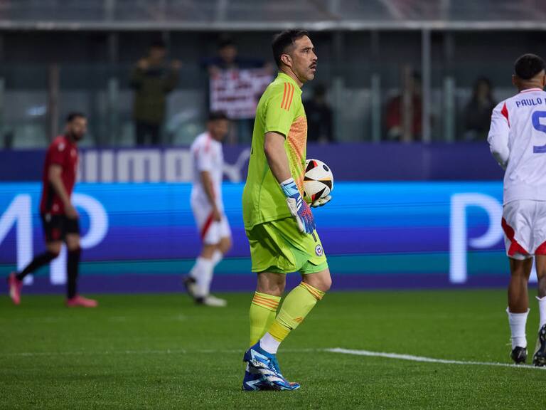 El histórico registro que alcanzó Claudio Bravo con la Selección Chilena tras el partido ante Albania