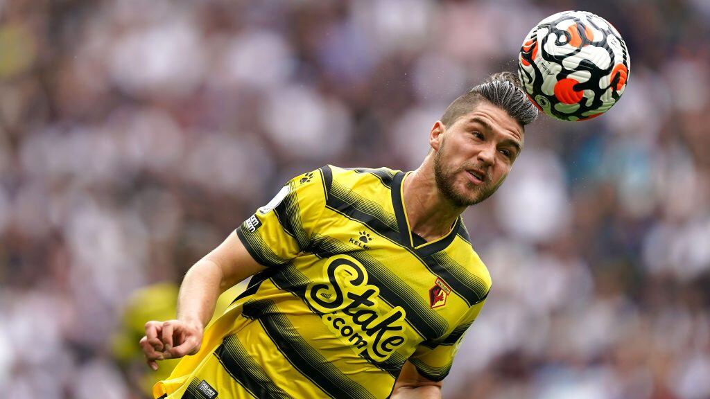 Francisco Sierralta no jugará por Watford ante el reclamo de la Federación chilena