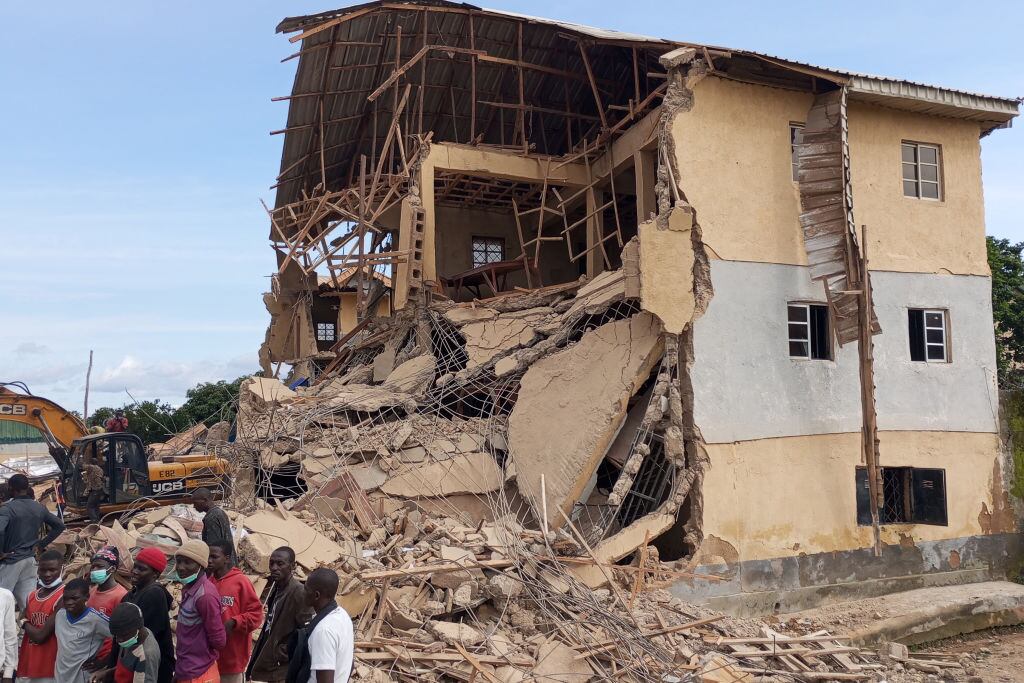 El edificio derrumbado de una escuela en la ciudad de Jos en Nigeria.