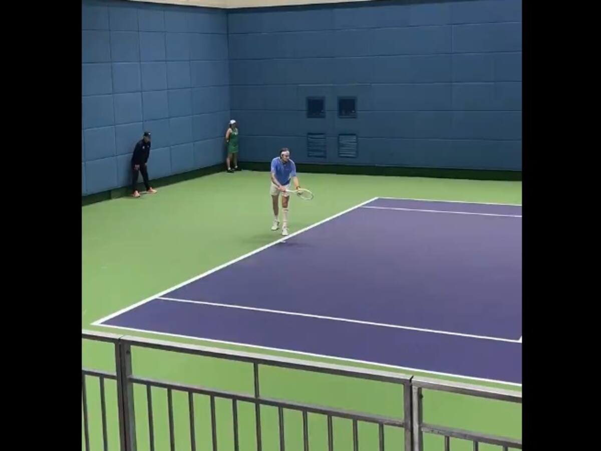 ¡Ni en un challenger! Bublik y Safiullin jugaron en una cancha de entrenamiento de club por la tercera ronda del Masters 1000 de Shanghái