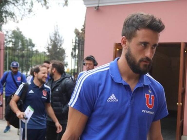 Hinchas de la U realizaron banderazo en Arequipa en la previa de Copa Libertadores