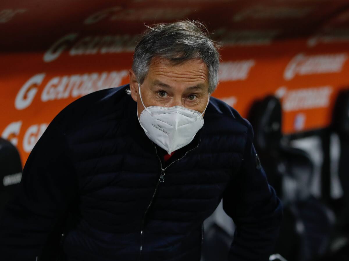 Ariel Holan negó contactos con la Selección chilena y aseguró que La Roja «necesita un proyecto desde los juveniles»