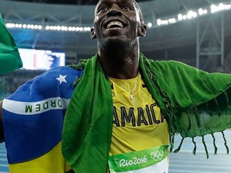 Usain Bolt demuestra que perdonaron su infidelidad y responde a sus críticos