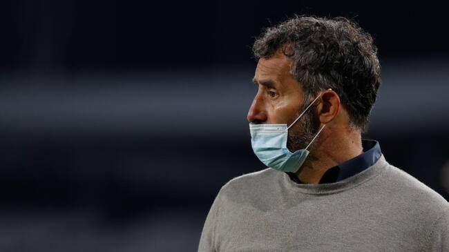 6 de Junio del 2021/SANTIAGOEl Director Tecnico de Deportes La Serena Miguel Ponce() ,durante el partido valido por la décima fecha del Campeonato Nacional AFP PlanVital 2021, entre Colo Colo vs Deportes La Serena, disputado en el Estadio Monumental.
FOTO:FRANCISCO LONGA/AGENCIAUNO