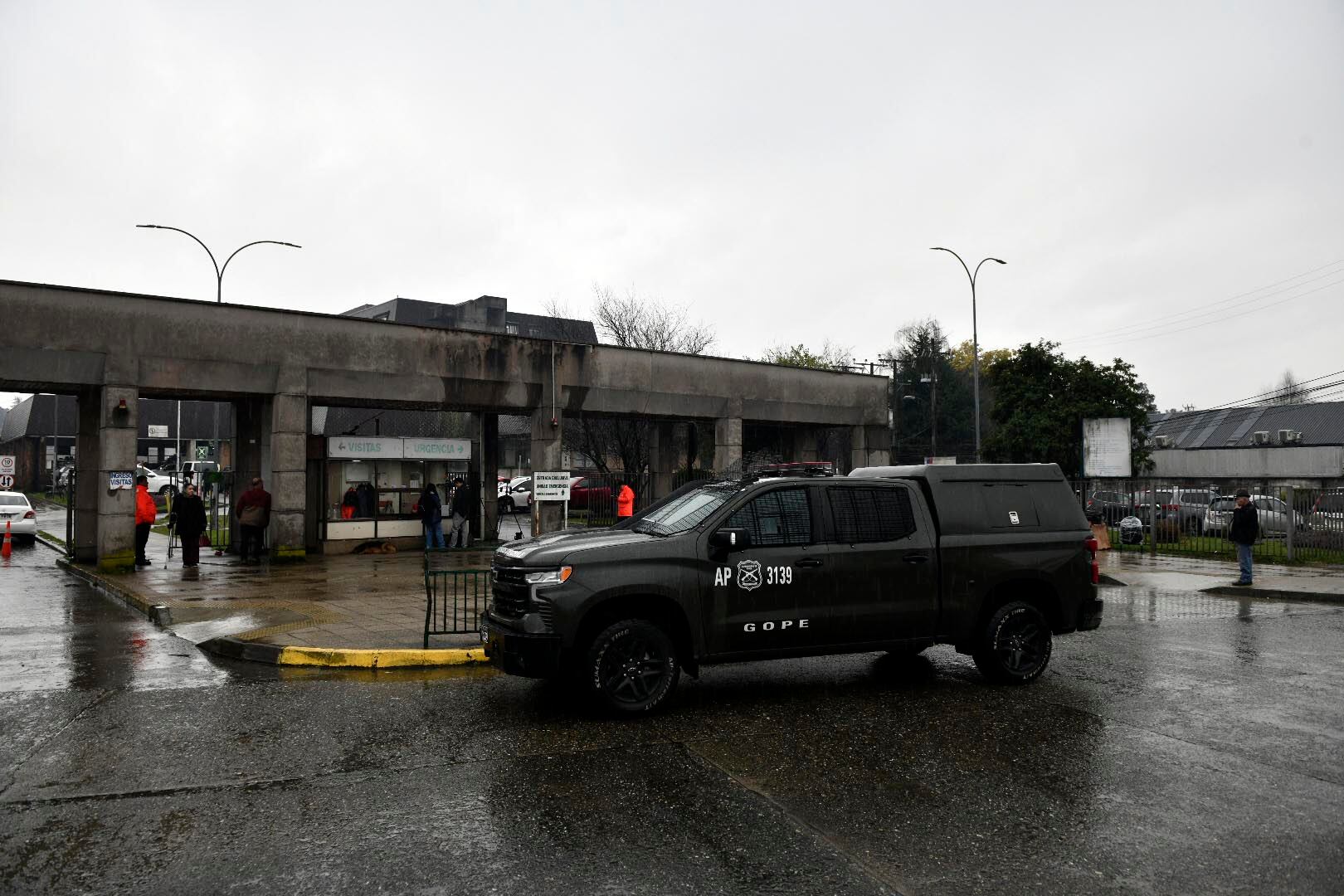 Hospital Base de ValdiviA donde fueron trasladados dos funcionarios de Carabineros del GOPE que resultaron heridos a bala