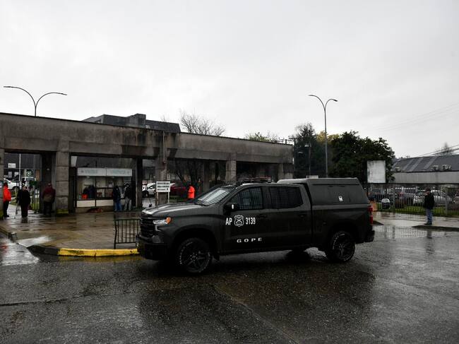 Hospital Base de ValdiviA donde fueron trasladados dos funcionarios de Carabineros del GOPE que resultaron heridos a bala