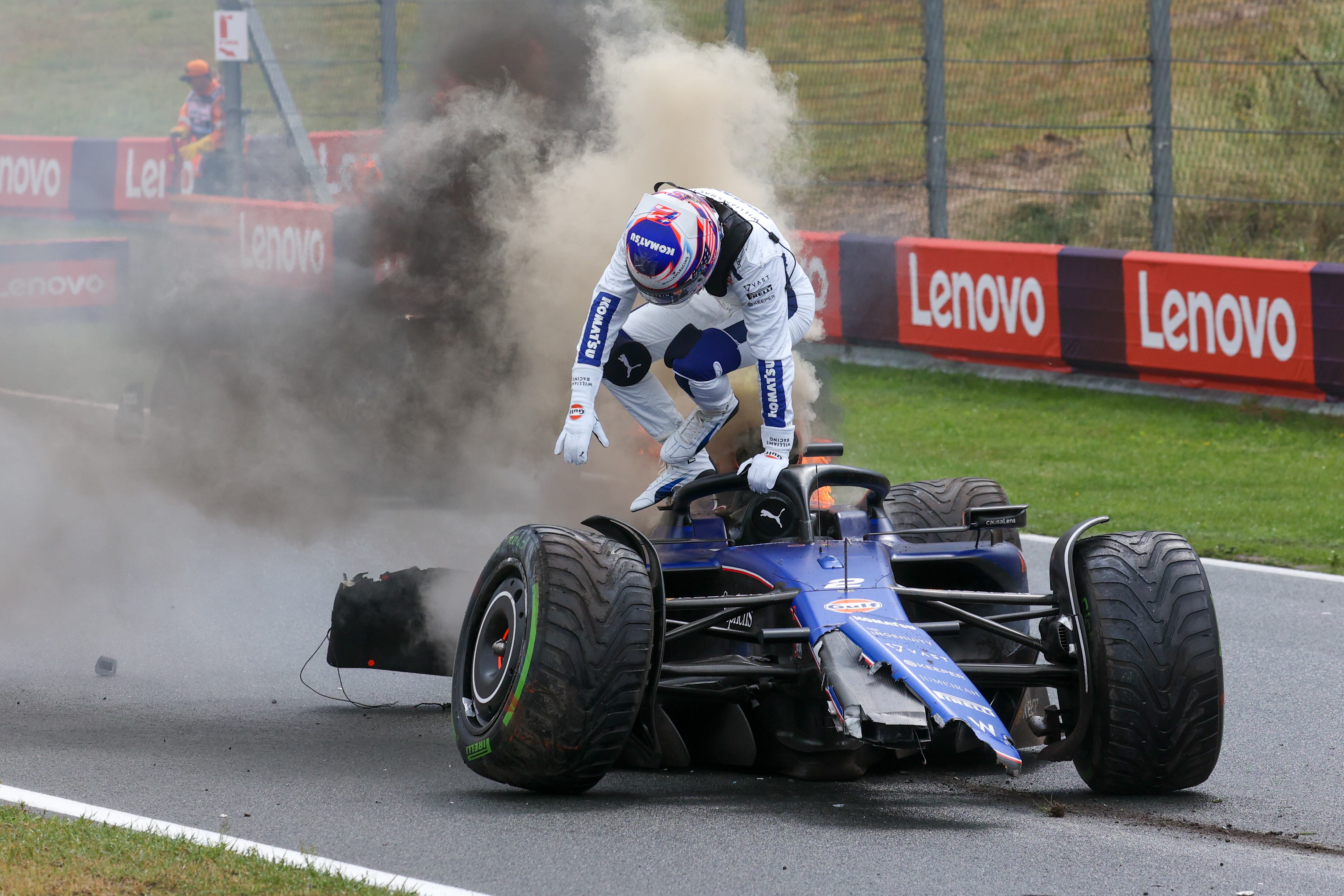¡Se salvó por poco! El grave accidente que protagonizó Logan Sargeant en el GP de Países Bajos | Getty Images