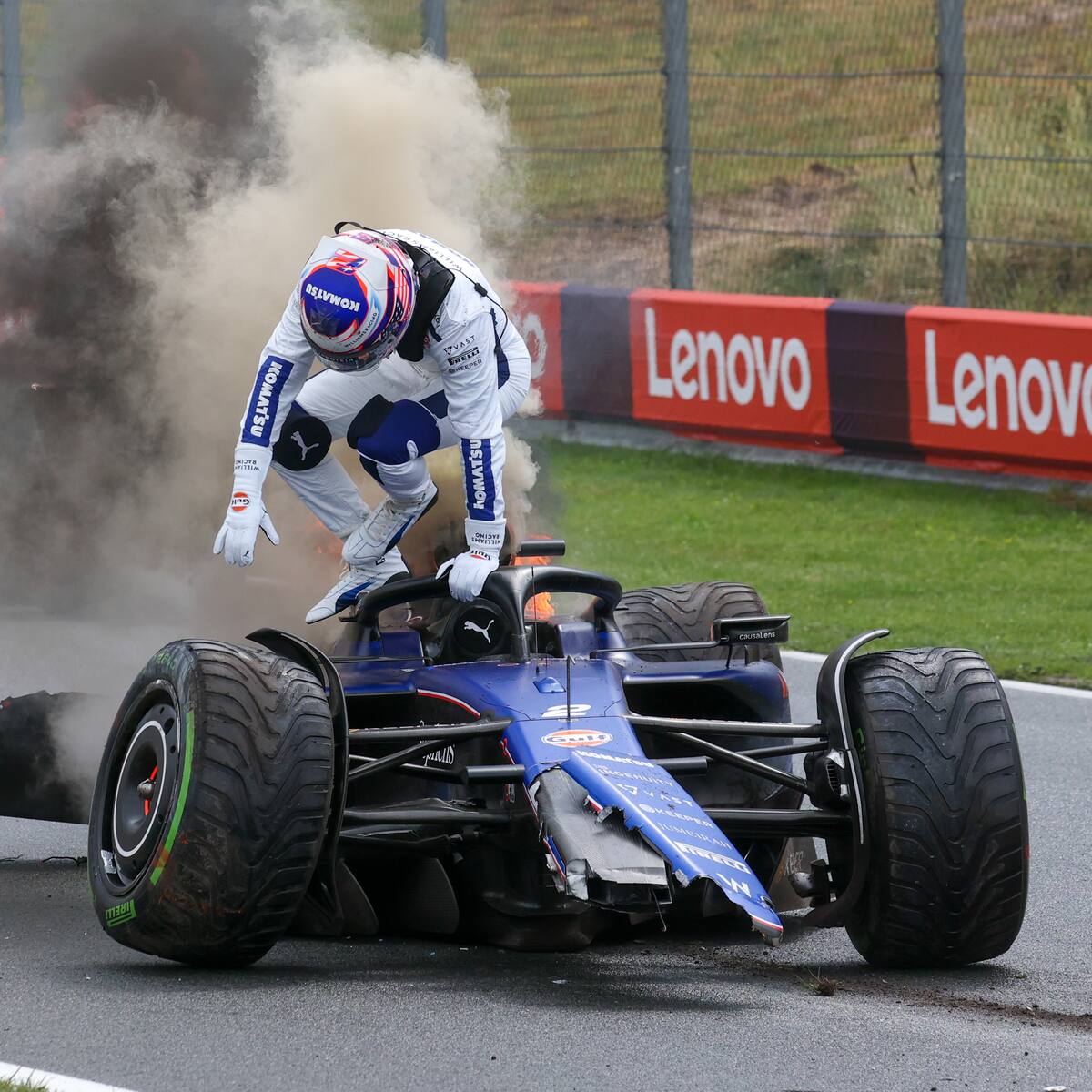 ¡Se salvó por poco! El grave accidente que protagonizó Logan Sargeant en el GP de Países Bajos