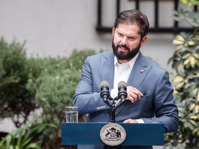 Presidente Boric decreta duelo nacional por asesinato de carabineros y envía mensaje: “No habrá impunidad, daremos con los autores del crimen”