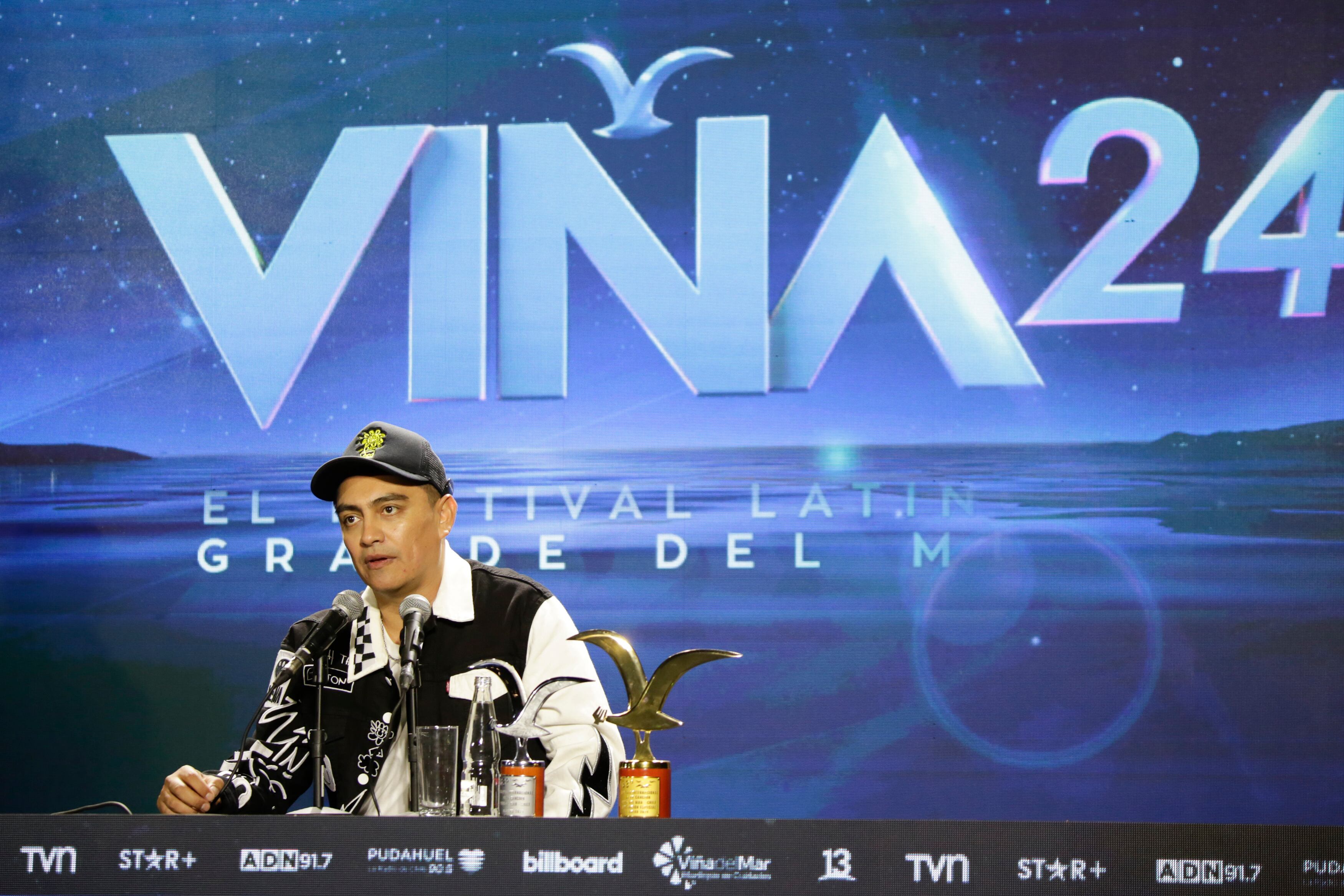 29 DE FEBRERO DE 2024 / VIÑA DEL MAR
Conferencia de prensa del humorista, Sergio Freire, posterior a su presentación durante la quinta noche del LXIII Festival Internacional de la Canción de Viña del Mar desde la Quinta Vergara.
FOTO: FRANCISCO VICENCIO /AGENCIAUNO