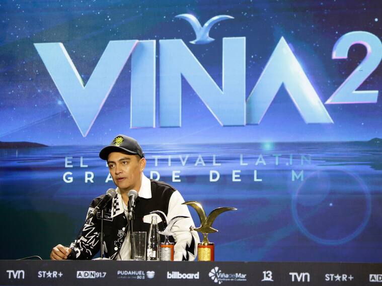 29 DE FEBRERO DE 2024 / VIÑA DEL MAR
Conferencia de prensa del humorista, Sergio Freire, posterior a su presentación durante la quinta noche del LXIII Festival Internacional de la Canción de Viña del Mar desde la Quinta Vergara.
FOTO: FRANCISCO VICENCIO /AGENCIAUNO
