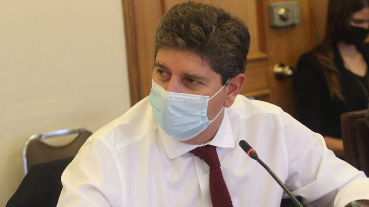 22 DE DICIEMBRE DE 2021/VALPARAISOEl ministro Rodrigo Cerda, durante la Comisión de Hacienda de la Cámara de Diputados, que analiza las indicaciones presentadas por el Ejecutivo, al proyecto de ley que amplía y fortalece el pilar solidario y reduce o elimina exenciones tributarias para asegurar su financiamiento.
FOTO: LEONARDO RUBILAR CHANDIA/AGENCIAUNO