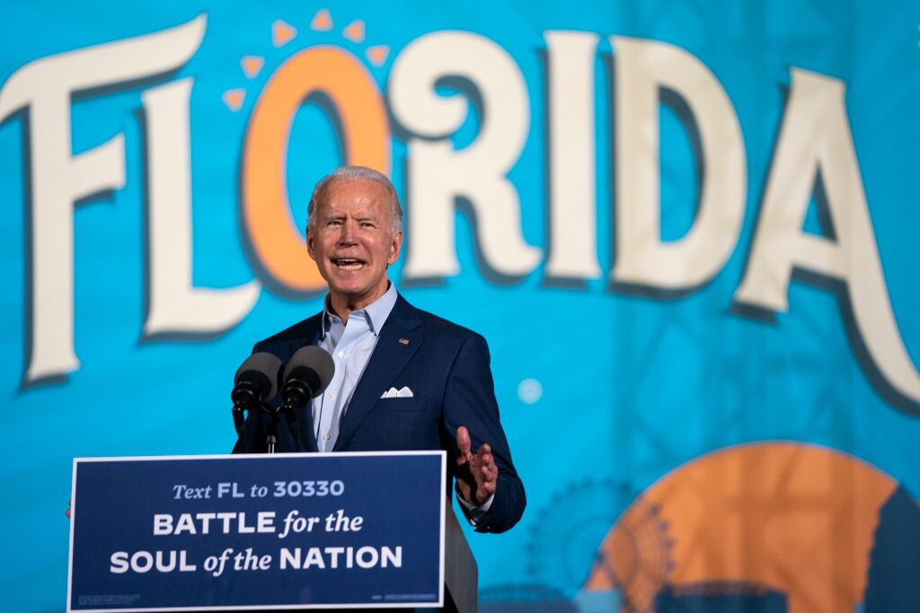 Jose Biden junto a sus partidarios en el estado de Florida