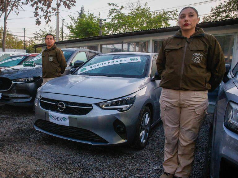 Una caída del 18,4%: Gobierno entrega último balance sobre robo de vehículos en Santiago.