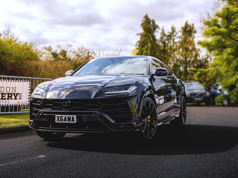 Lamborghini Urus: Los detalles del nuevo auto de lujo de Cris MJ, valorado en mas de $300 millones