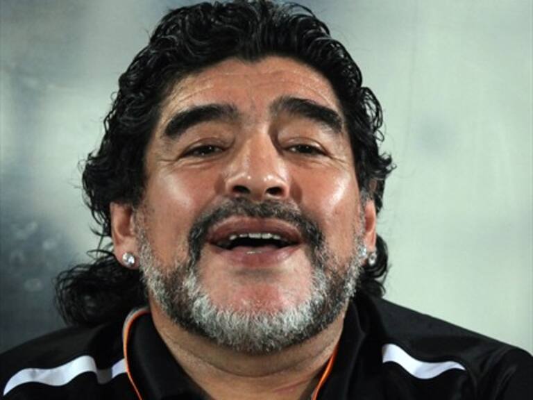 Maradona apoyó a luchador alemán de MMA que peleará contra un argentino