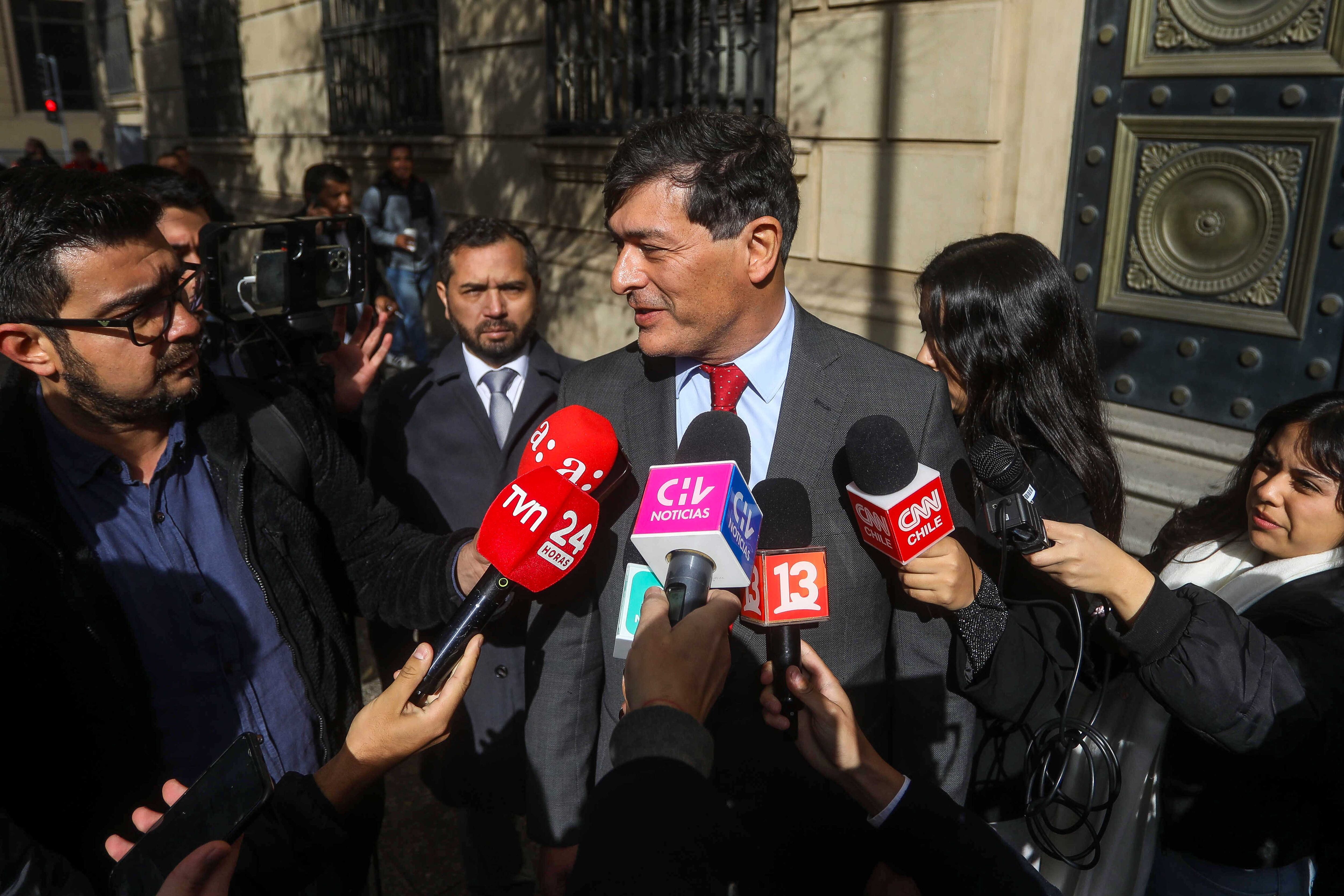 6 de mayo de 2026 / SANTIAGOEl ex candidato Presidencial, Franco Parisi, llega hasta el ministerio de Hacienda, para reunirse con el Ministro Quiroz.FOTO: SEBASTIAN BELTRAN GAETE / AGENCIAUNO