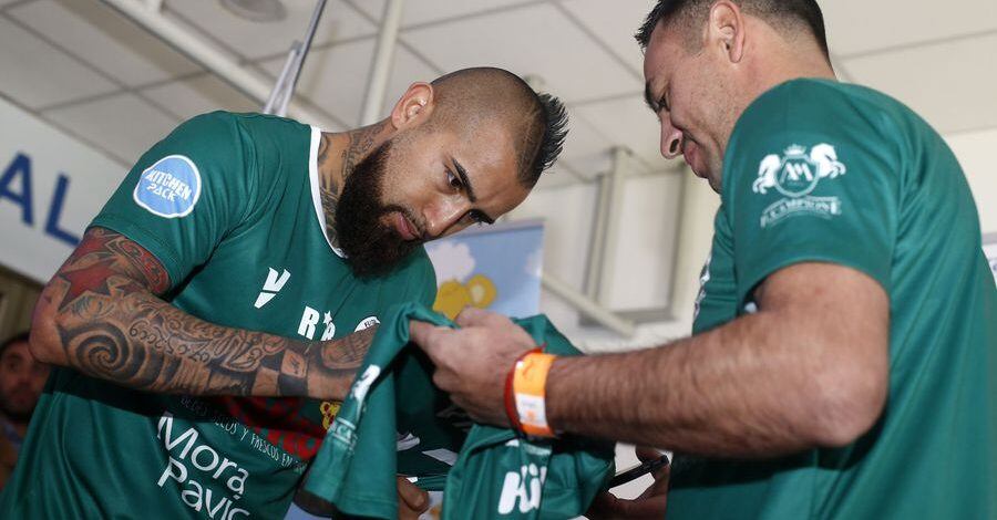 "No está en condiciones de inyectar más lucas": Pablo Contreras explica distanciamiento económico de Arturo Vidal con Rodelindo Román