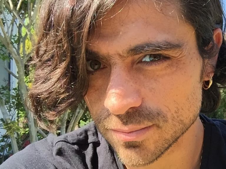 «Pobre Novio»: Etienne Bobenrieth será el protagonista de la nueva teleserie vespertina de Mega