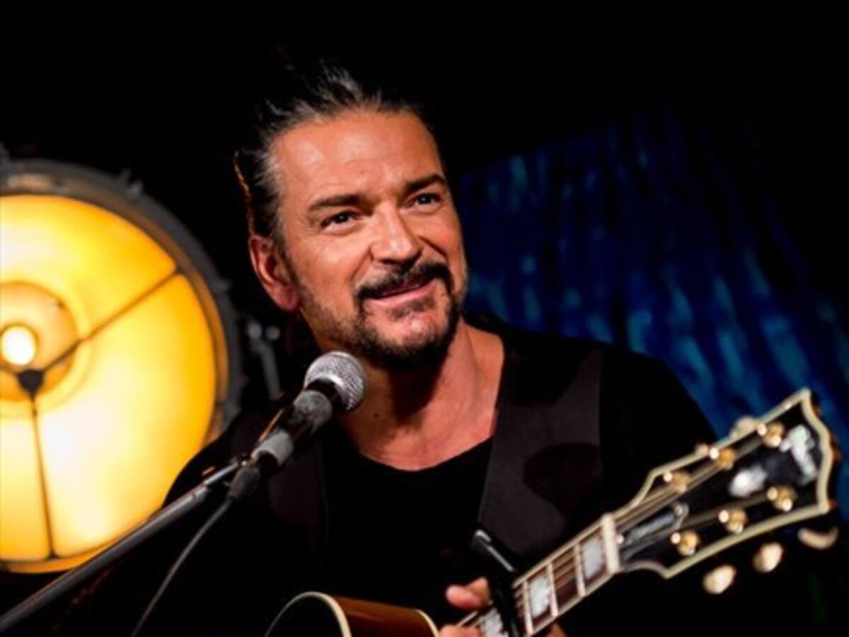 Concierto de Ricardo Arjona en un bar de Londres se hizo viral