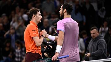 “No es la forma de comportarse”: Ugo Humbert clasifica con polémica a la final de París-Bercy tras vencer a Karen Khachanov