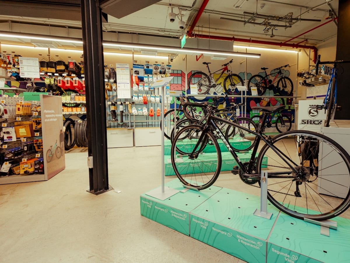 Gigante del deporte abre nueva tienda en Santiago: ofrece más de 40 servicios para bicicletas y compra modelos usados