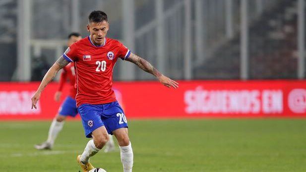 Charles Aránguiz entrenó con balón en Juan Pinto Durán y "tranquiliza" a Lasarte