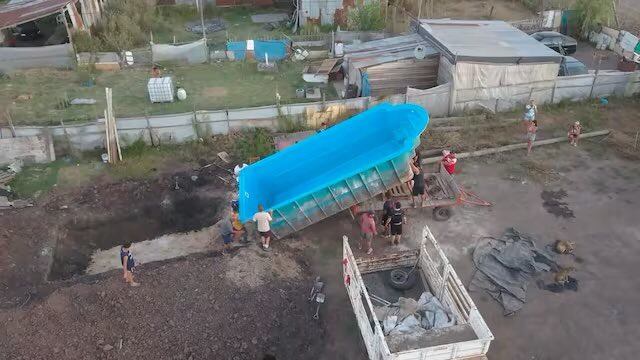 Insólito robo en Argentina: sujetos sustraen piscina de 7 metros a medio llenar en pleno verano