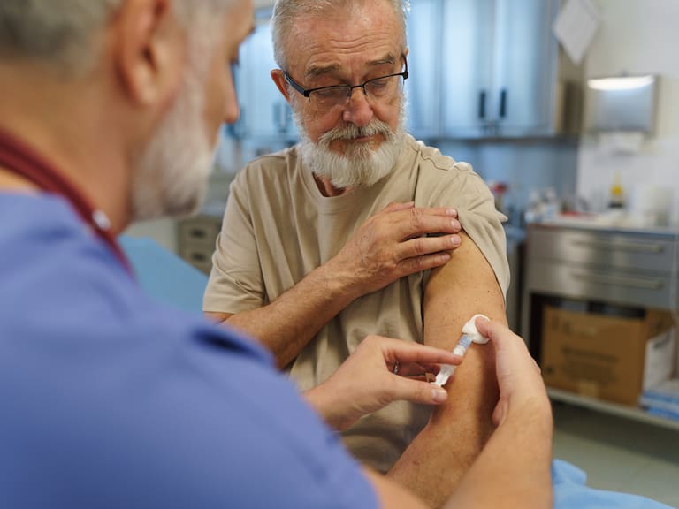 Gripe aviar en Chile: Minsal refuerza medidas y llama a vacunarse ante nuevos brotes