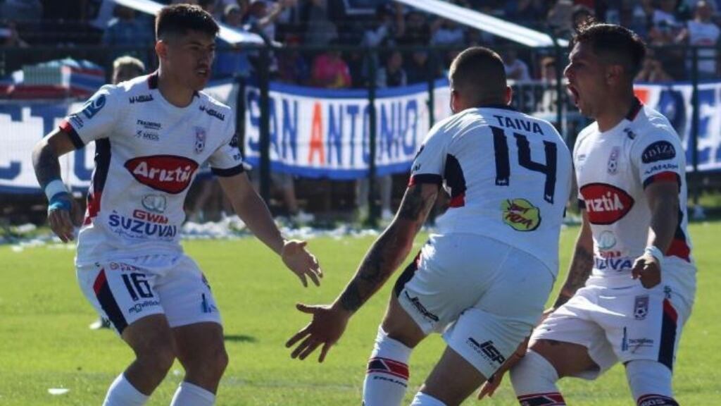 Fernández Vial denuncia a Deportes Melipilla por "pagos en negro" a jugadores