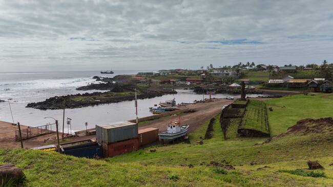 SHOA establece Estado de Precaución para Juan Fernández, Isla San Félix, Isla de Pascua y Antártica Chilena por erupción de volcán en Tonga