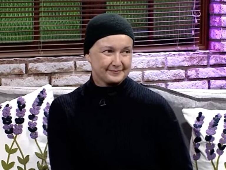 Paulina Urrutia reapareció con nuevo look en medio de su tratamiento contra agresivo cáncer