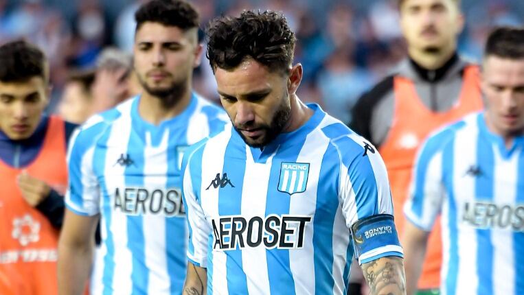 Eugenio Mena suspende conferencia para despedirse de Racing por lío económico con los dirigentes