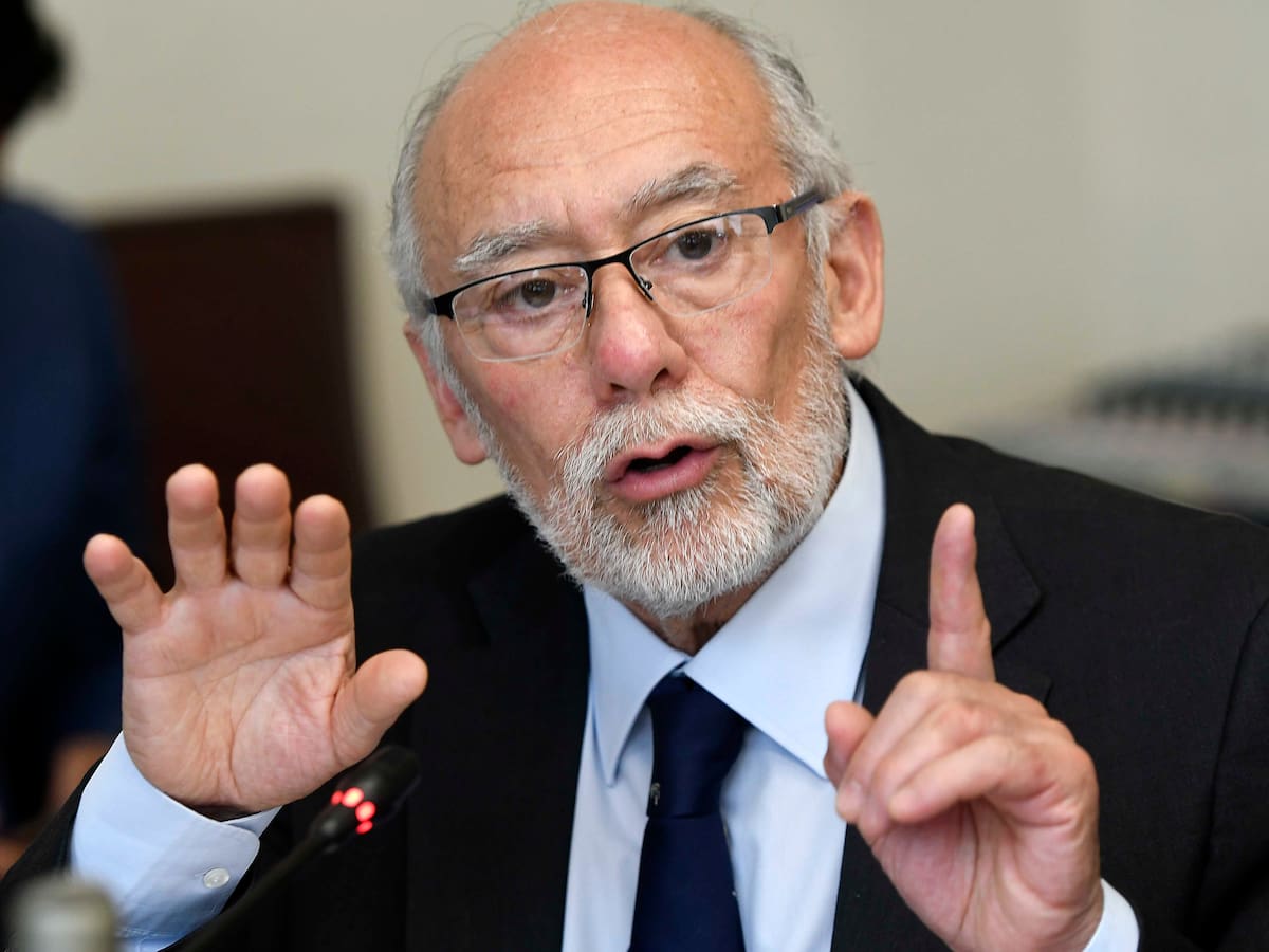 Senador Iván Flores por proyecto de beneficios penales: “No estoy disponible para que Krassnoff salga de la cárcel”