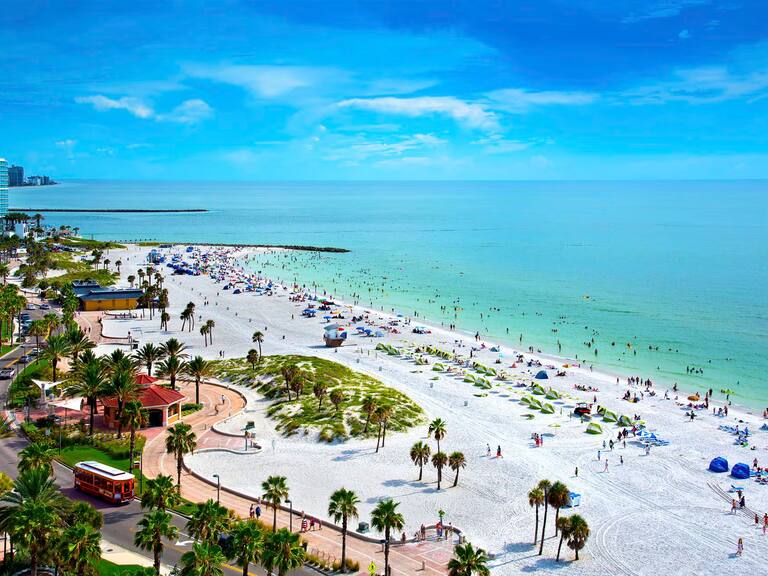 Turistas revelan las playas más decepcionantes del mundo: sobrepoblación, basura y ruido lideran las quejas