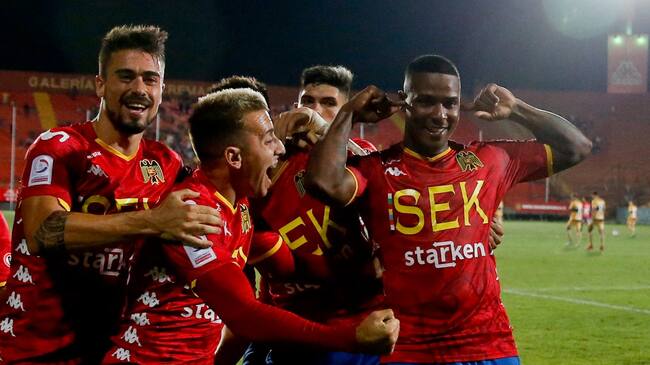 29 de Febrero del 2020/SantiagoHarold Cummings(c) celebra su primer gol y el 2 a 0 de su equipo ,durante el partido valido por la Sexta fecha del Campeonato Nacional AFP PlanVital 2020, entre Union Española vs Everton, disputado en el Estadio Santa Laura.
FOTO:FRANCISCO LONGA/AGENCIAUNO