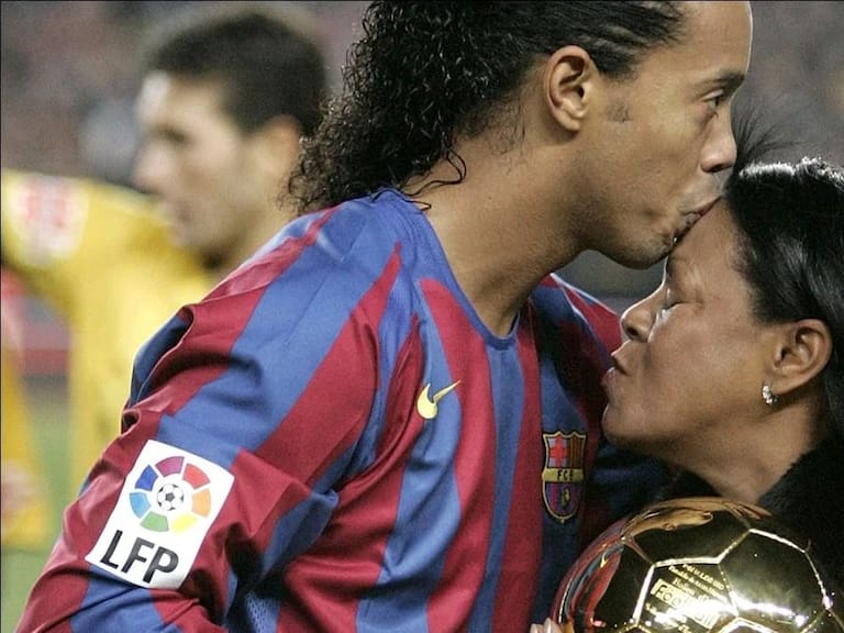 El fútbol de luto: Dona Miguelina, madre de Ronaldinho falleció a raíz del Covid-19