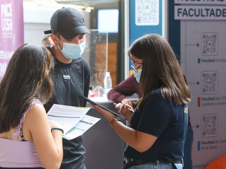 11 de ENERO del 2022/SantiagoFeria de Postulación y Matrículas para Educación Superior año 2022
FOTO: JORGE DIAZ/ AGENCIA UNO