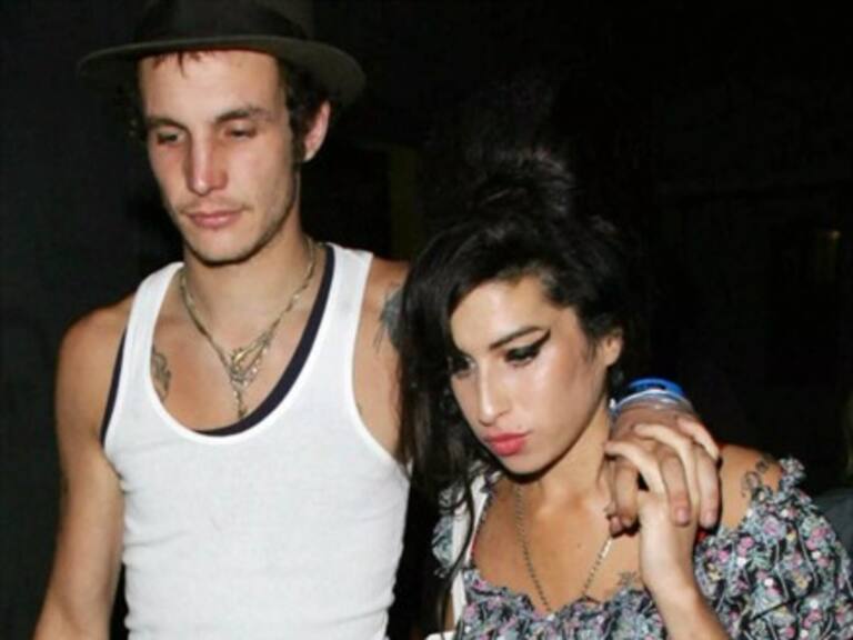 Exesposo de Amy Winehouse amenaza con mostrar fotos privadas de la cantante