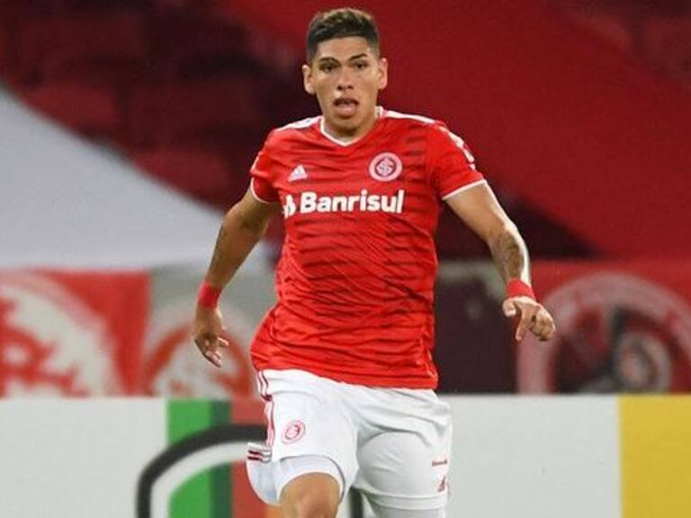 Carlos Palacios fue titular en nueva goleada de Internacional por el Campeonato Gaúcho